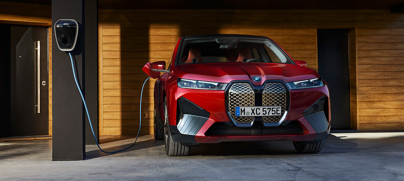 Зареждане у дома. BMW Електрическа мобилност зареждане у дома