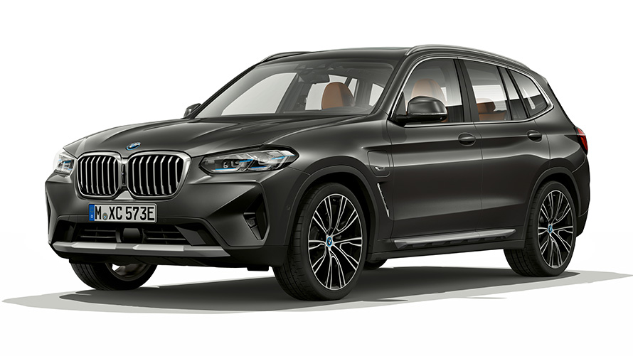 BMW X3 xDrive30e PHEV модел снимка в студио три четвърти изглед отпред BMW X3 xDrive30e PHEV модел снимка в студио три четвърти изглед отпред