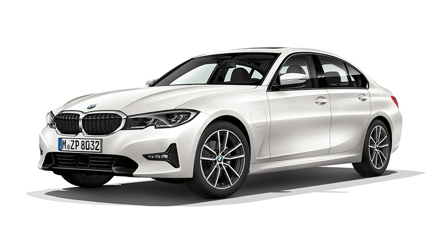 BMW Серия 3 Седан BMW Plug-In хибриди три четвърти изглед отпред BMW Серия 3 Седан BMW Plug-In хибриди снимка в студио три четвърти изглед отпред