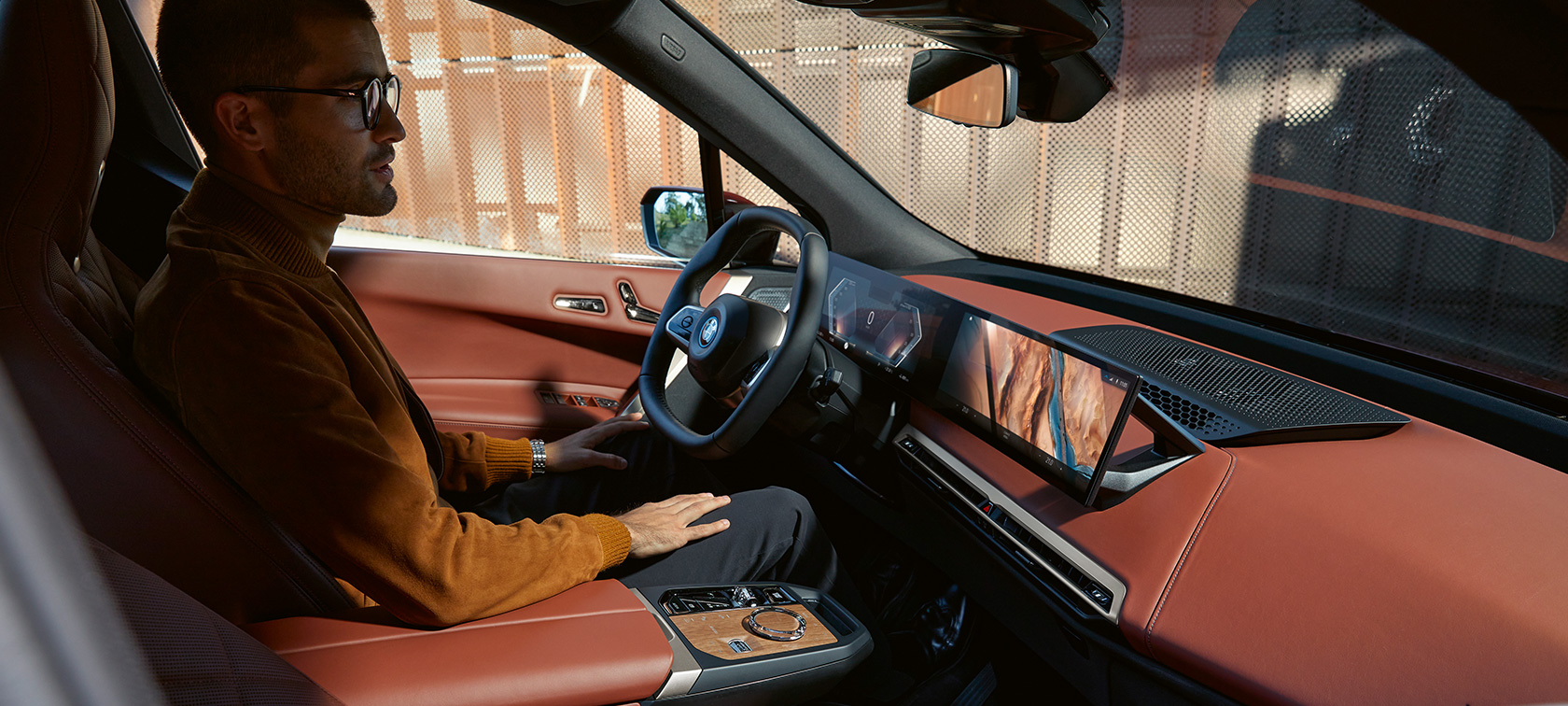 BMW iDrive BMW iDrive насочена към бъдещето концепция за управление на BMW ConnectedDrive