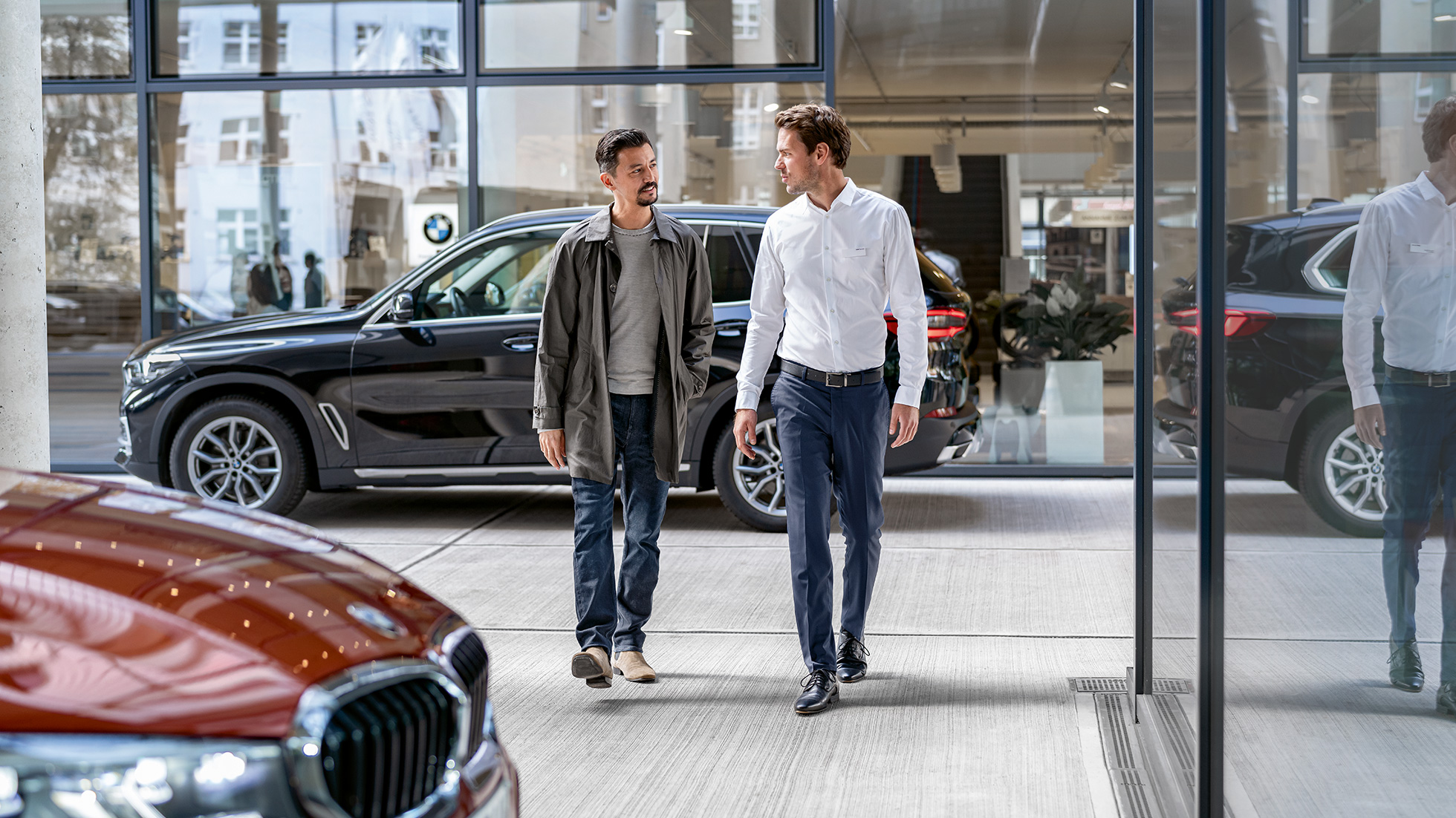 BMW Сервиз BMW Сервиз предложение BMW Сервиз мъж при BMW партньор
