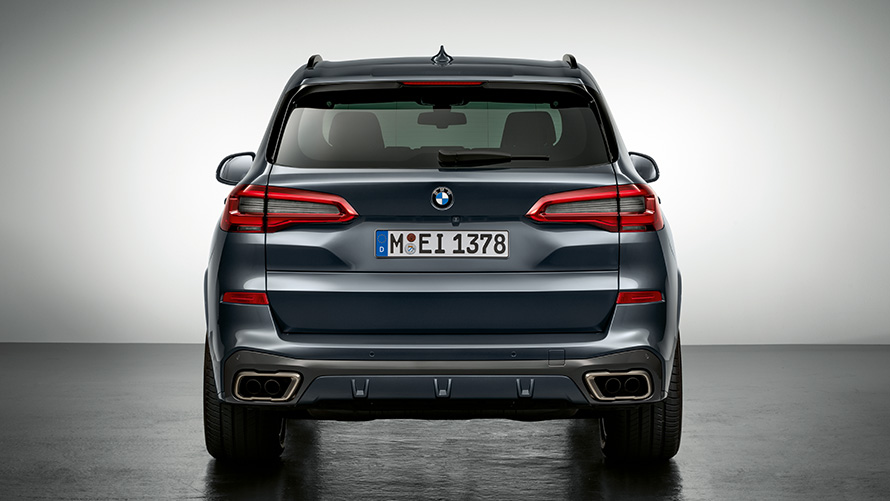 BMW Бронирани автомобили Дискретност и анонимност на мерките за сигурност изглед отзад BMW Бронирани автомобили Дискретност и анонимност на мерките за сигурност BMW изглед отзад