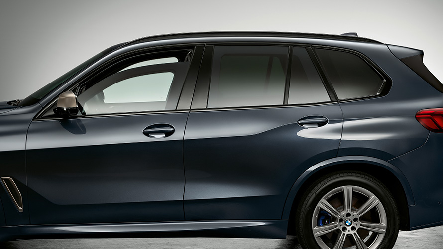 BMW Бронирани автомобили Дискретност и анонимност на мерките за сигурност изглед отстрани BMW Бронирани автомобили Дискретност и анонимност на мерките за сигурност изглед отстрани