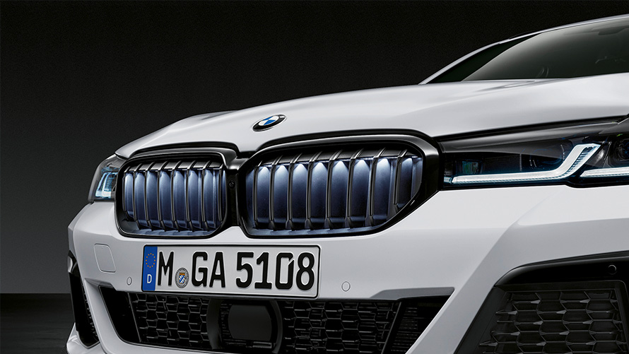 M Performance Декоративна предна решетка Iconic Glow BMW Аксесоари за есента и зимата M Performance Декоративна предна решетка Iconic Glow.